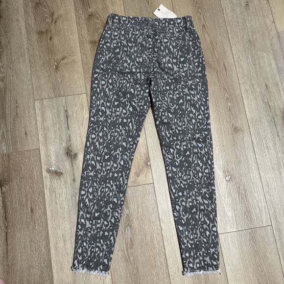 Easel Gray Camo Animal Print Jeans Cropped Size Small Frayed Hem New NWT - Picture 4 of 8